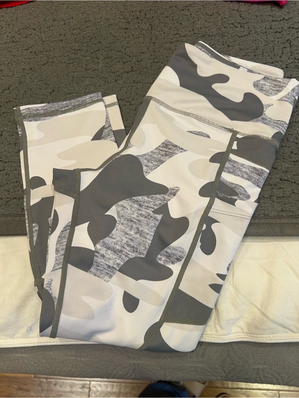 Women's Gray Camo High-Waist Leggings